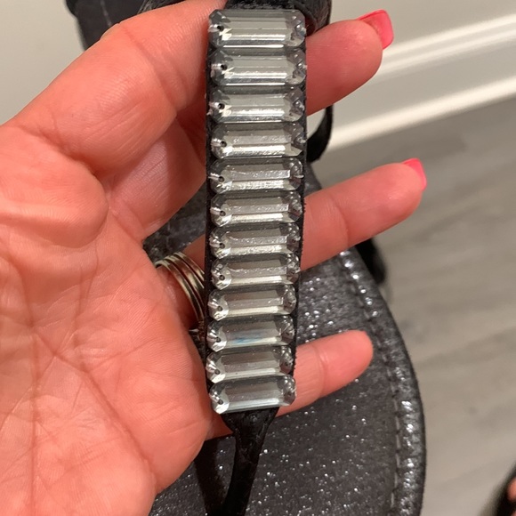 Body Central sandals - Picture 2 of 4